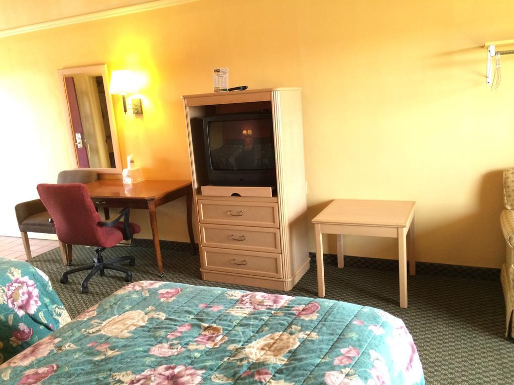 Scottish Inn - ناشفيل الغرفة الصورة